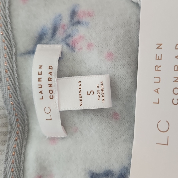 Pajama Set - Picture 4 of 5